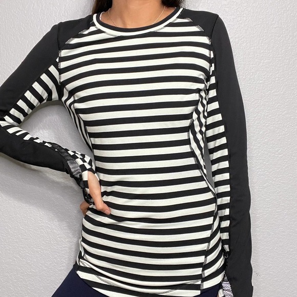lululemon athletica Tops - Lululemon Reflect Sea Stripe Activewear Top